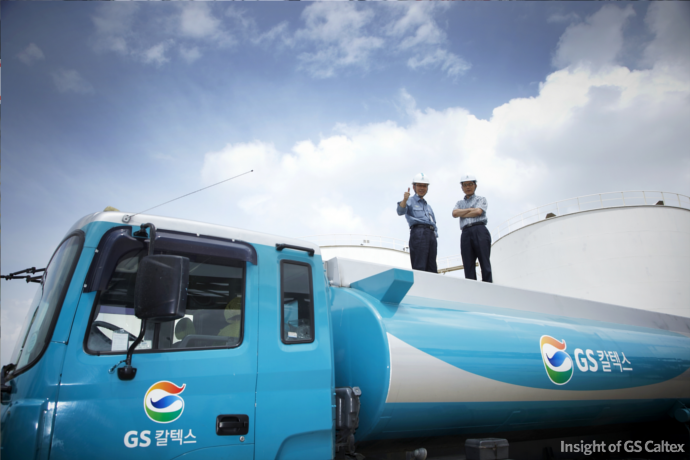 호남상운 2013년 환경안전경진대회 유조차부문 최우수상을 수상한 호남상운, 무려 25년간 안전사고 발생이 없었다고 합니다 C-: