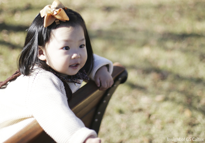 여자아이 길거리에서 예쁜 리본핀이나 옷을 입은 아이를 보면 딸하나 더 낳고 싶다고 이야기하는 임진광 과장 C-: