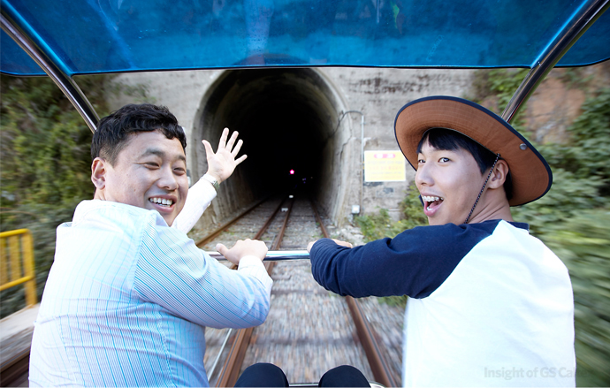 1 즐거운 시간을 향해 가고 있습니다 C-: