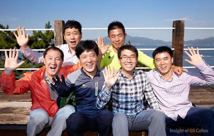 5 모두들 즐거운 시간을 보내고 있습니다 C-: